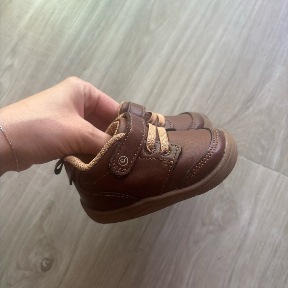 Stride Rite 4M Brown Kids Leather-Look Velcro Sneakers EUC
